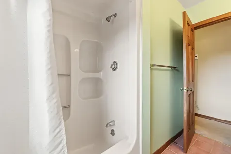 75 Amberley Way Auburn ME 04210