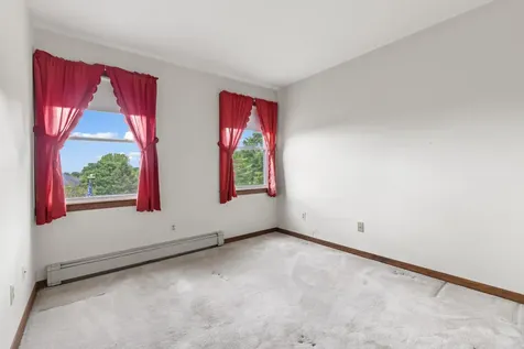 75 Amberley Way Auburn ME 04210