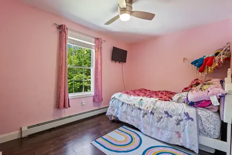 14 Cessna Way Naples ME 04055