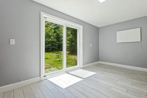 14 Cessna Way Naples ME 04055