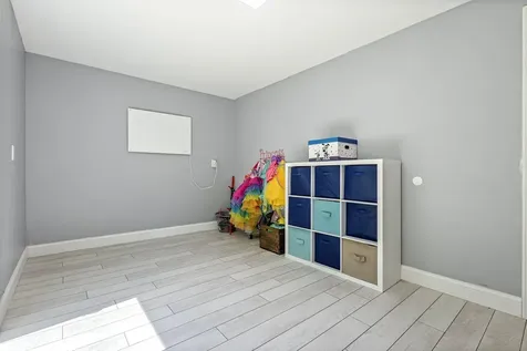 14 Cessna Way Naples ME 04055