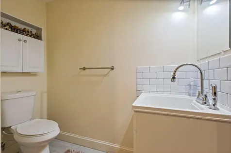 14 Cessna Way Naples ME 04055