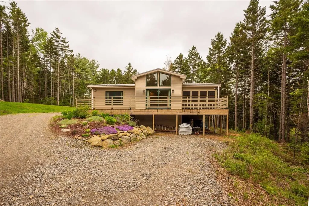 144 Woody Lane Cushing ME 04563