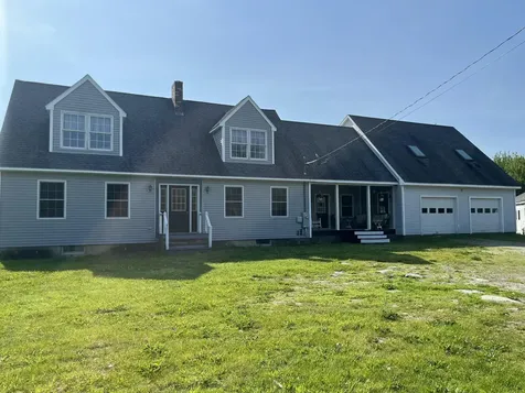 25 Raccoon Road Cushing ME 04563
