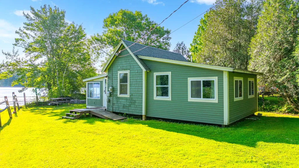 39 Stafford Circle Newcastle ME 04553