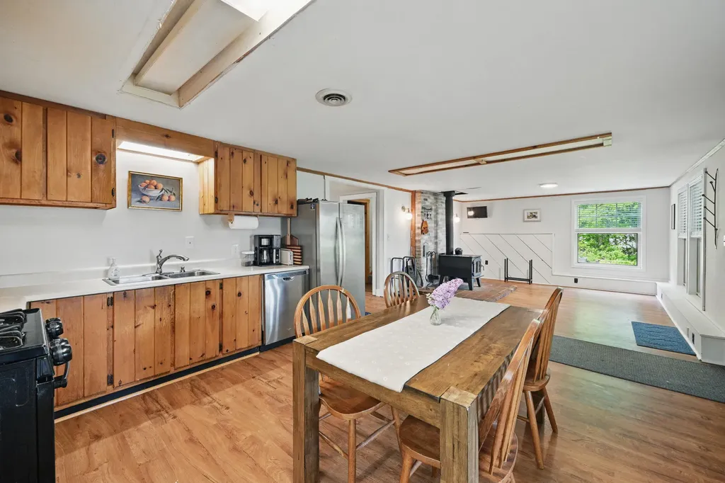 14 Greenleaf Lane Monmouth ME 04259