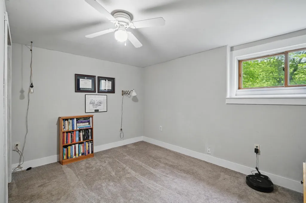 14 Greenleaf Lane Monmouth ME 04259