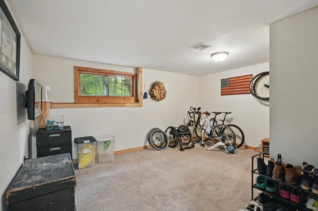 14 Greenleaf Lane Monmouth ME 04259