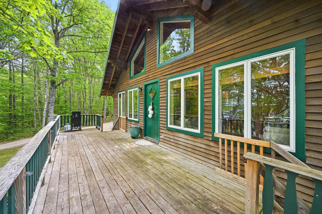 14 Greenleaf Lane Monmouth ME 04259
