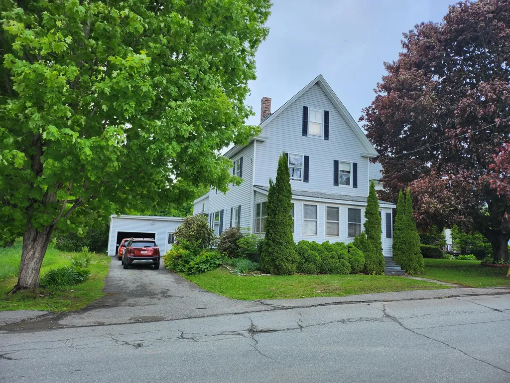 13 Spring Street Newport ME 04953