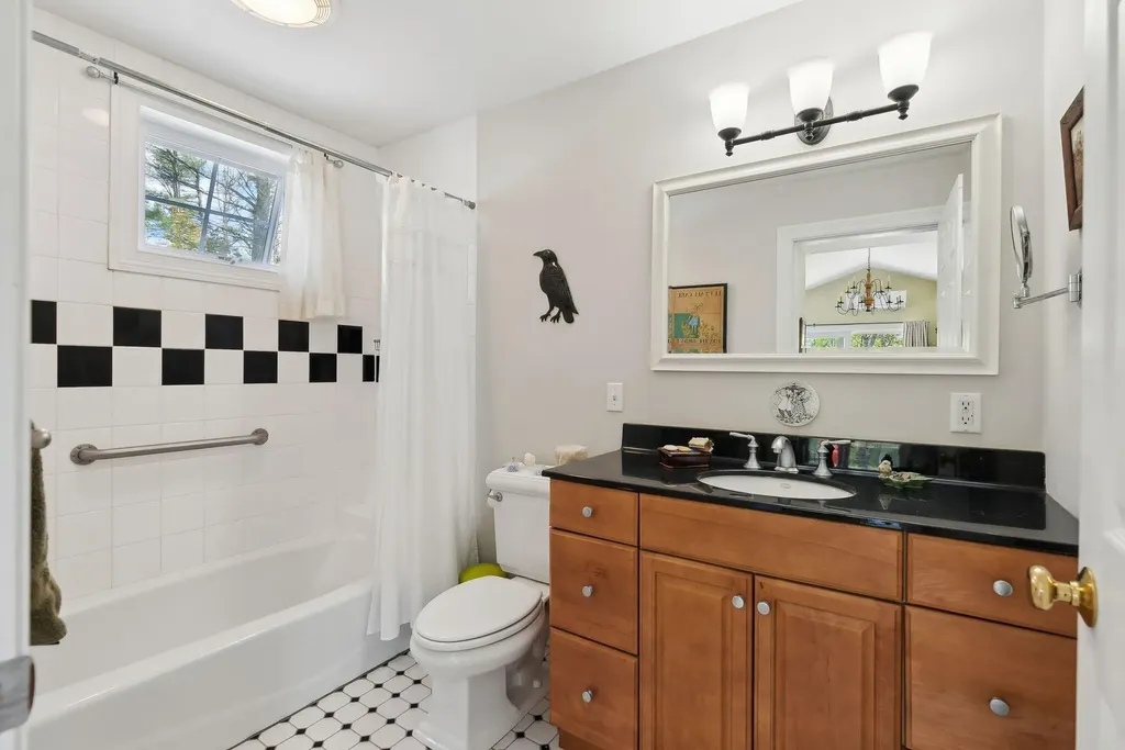 401 Princes Point Road Yarmouth ME 04096