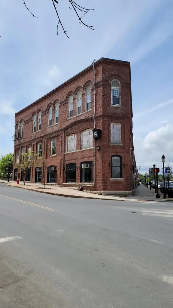 343 Main Street Calais ME 04619