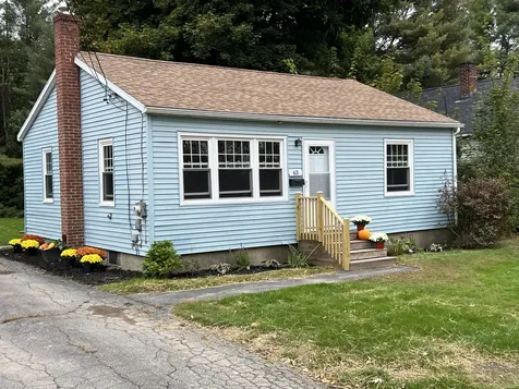 63 Bowman Street Farmingdale ME 04344