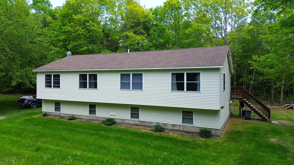 687 Ridge Road Plymouth ME 04969
