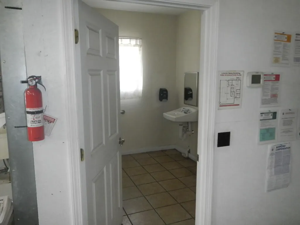 78 W Broadway Lincoln ME 04457