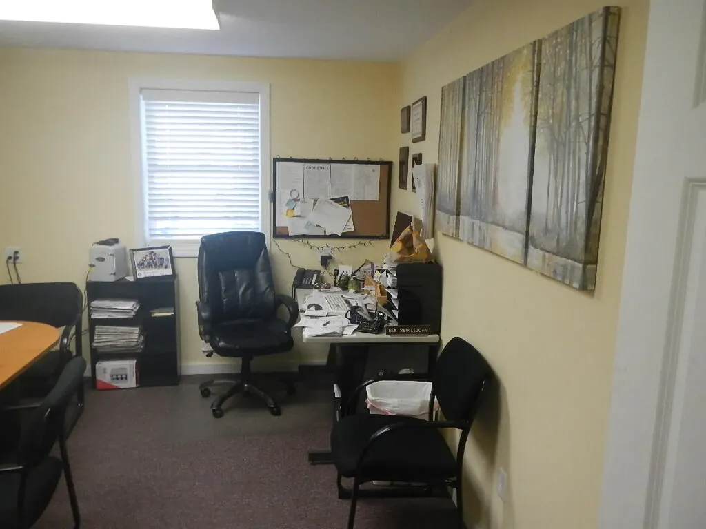 78 W Broadway Lincoln ME 04457