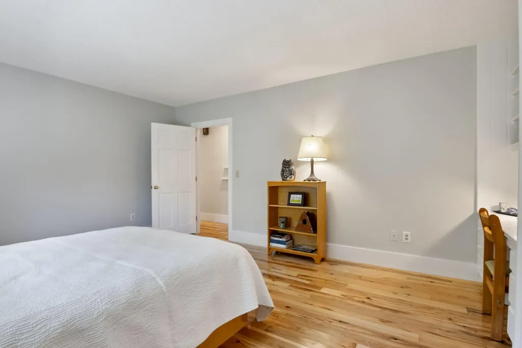 61 Woodville Road Falmouth ME 04105