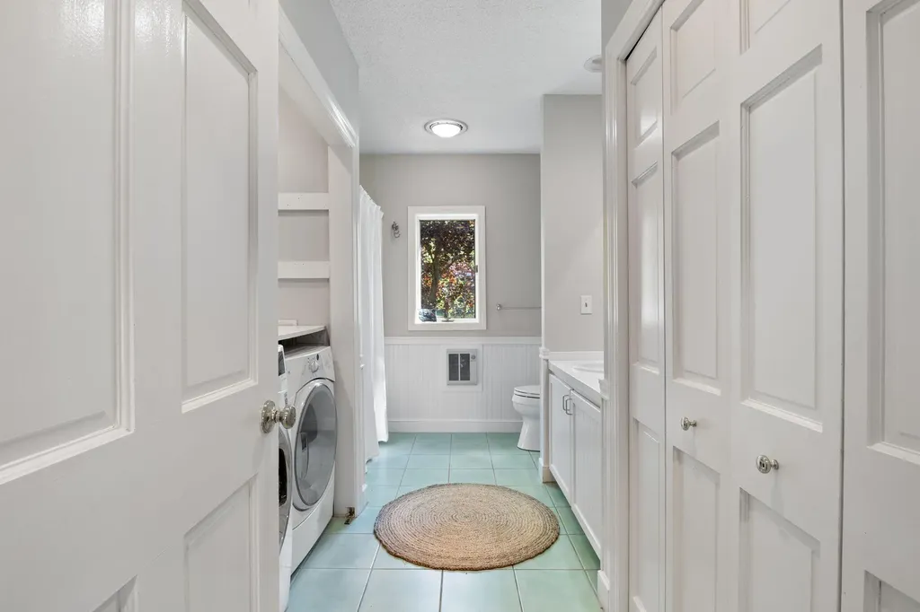 61 Woodville Road Falmouth ME 04105