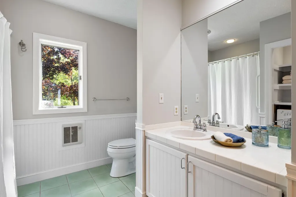 61 Woodville Road Falmouth ME 04105