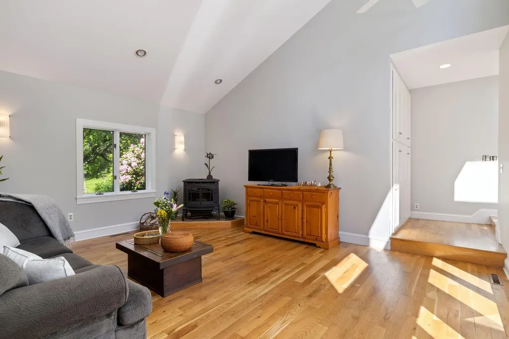 61 Woodville Road Falmouth ME 04105
