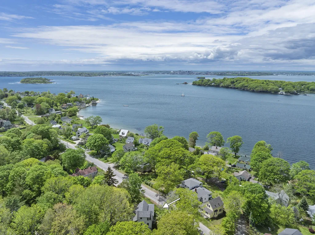 397 Island Avenue Portland ME 04108