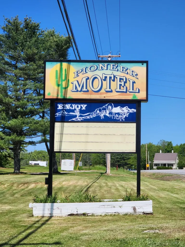 400 Us Route 1 Edgecomb ME 04556