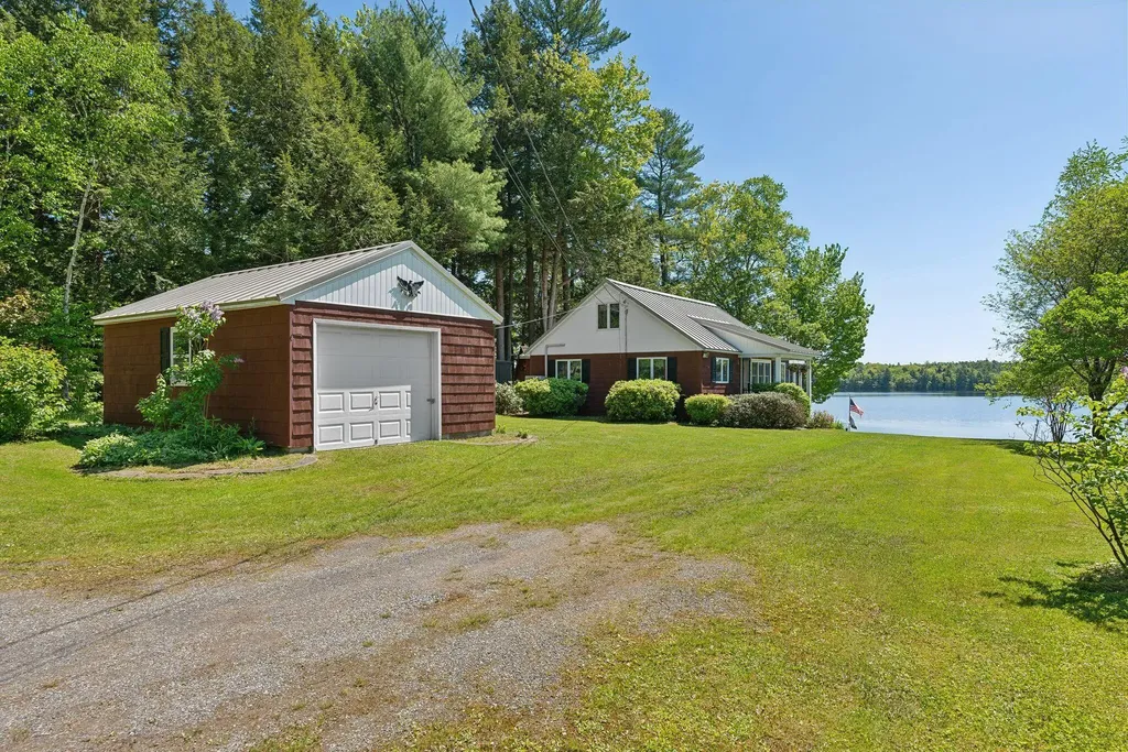 193 Park Lane Windsor ME 04363