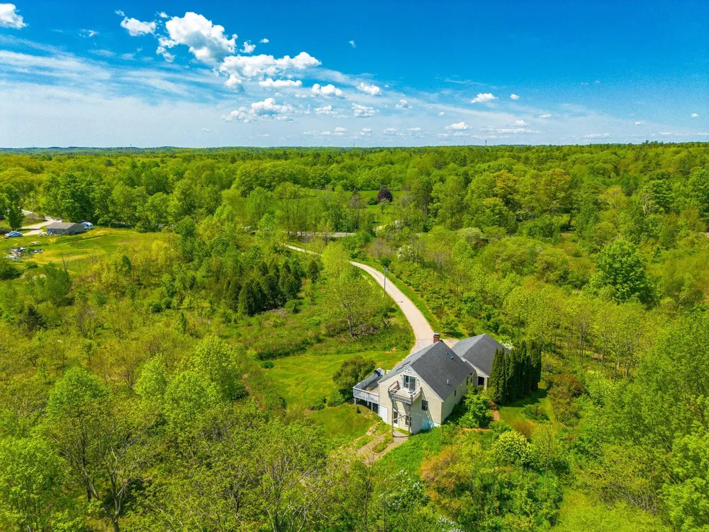 281 Post Road Bowdoinham ME 04008