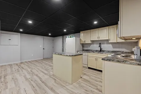 7 Philip Avenue Augusta ME 04330