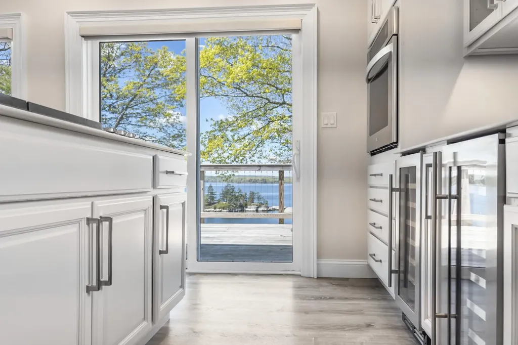 20 Delano Cove Road Friendship ME 04547