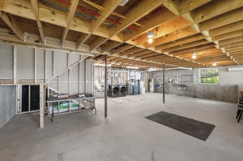20 Delano Cove Road Friendship ME 04547