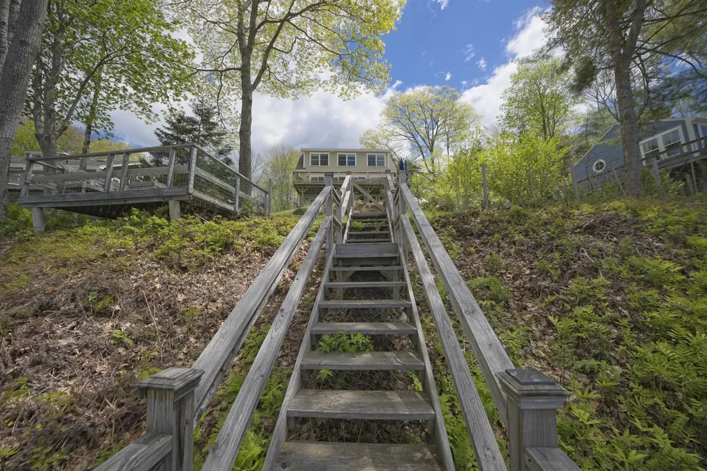 20 Delano Cove Road Friendship ME 04547