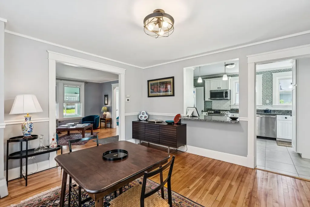 53 Ocean View Avenue South Portland ME 04106
