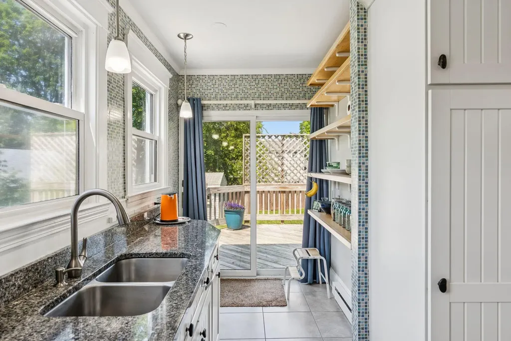 53 Ocean View Avenue South Portland ME 04106