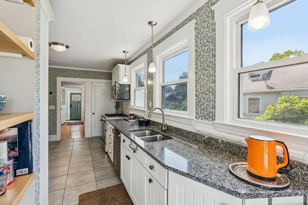 53 Ocean View Avenue South Portland ME 04106