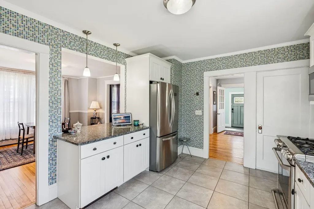 53 Ocean View Avenue South Portland ME 04106