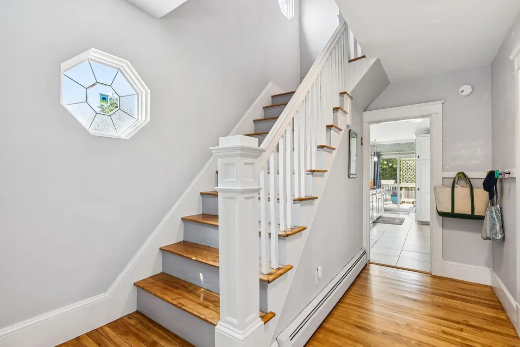 53 Ocean View Avenue South Portland ME 04106
