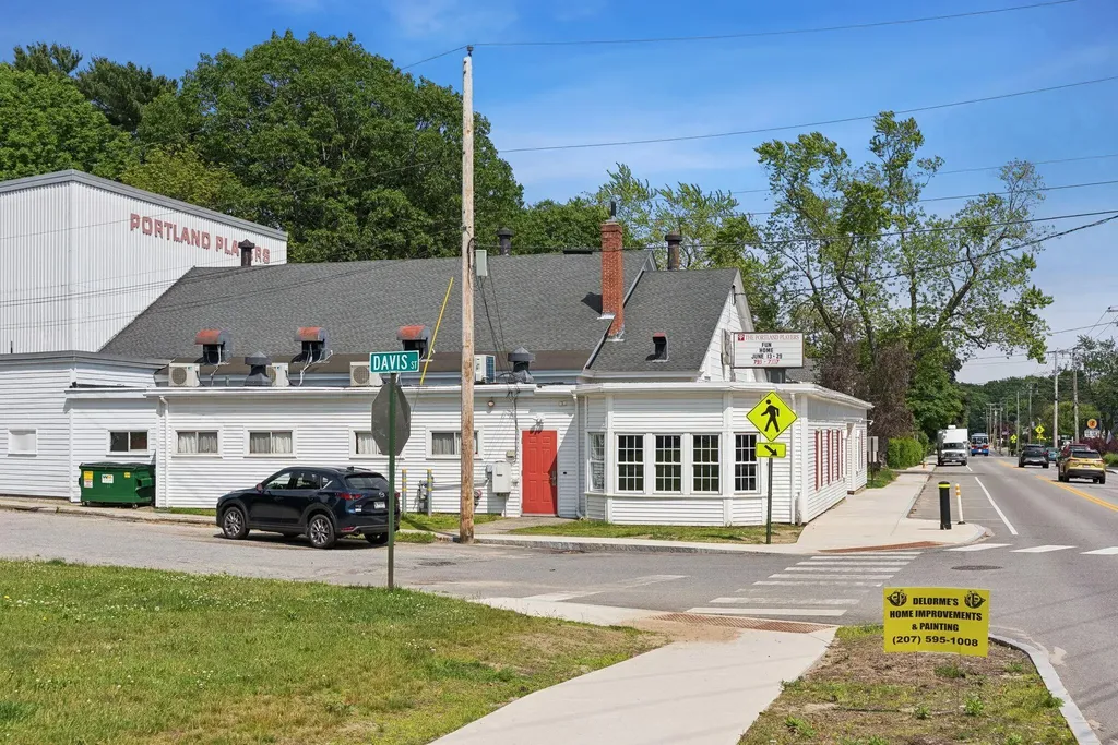 53 Ocean View Avenue South Portland ME 04106