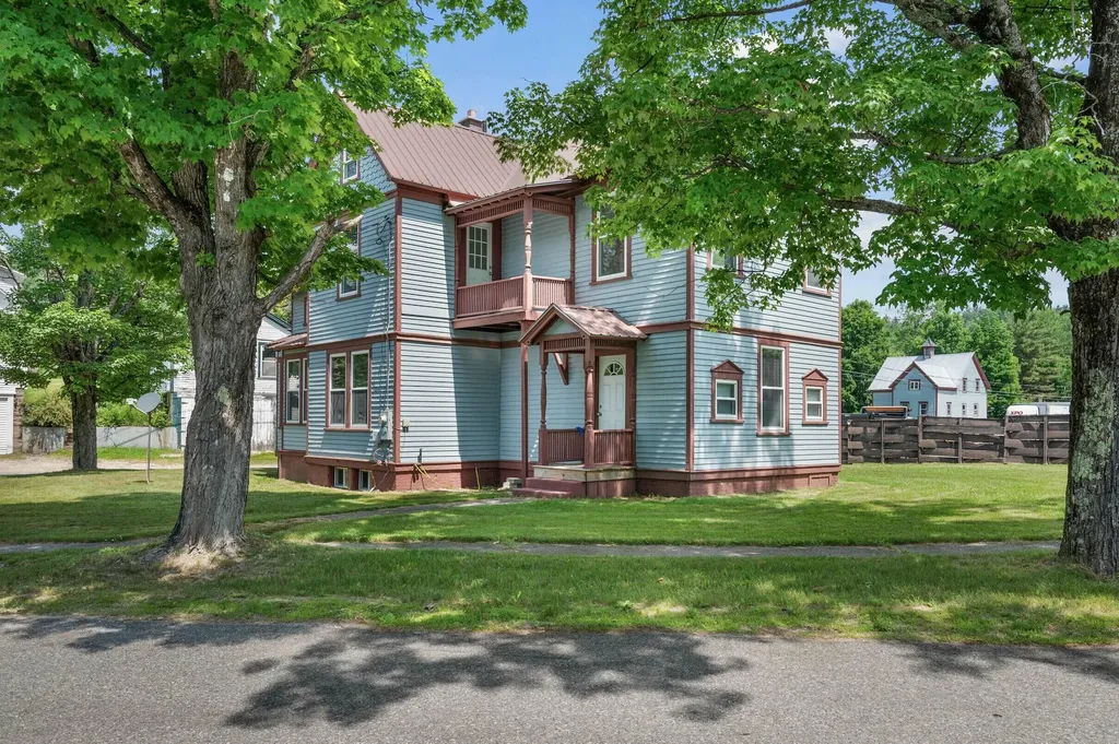 15 Pioneer Street West Paris ME 04289