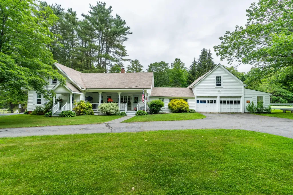 22 River Road Dresden ME 04342