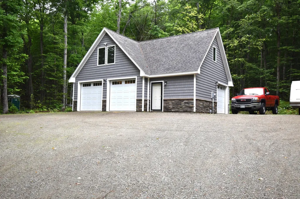 107 Shady Lane Newport ME 04953