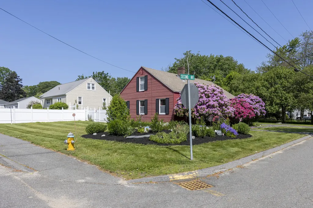 15 Second Avenue Scarborough ME 04074