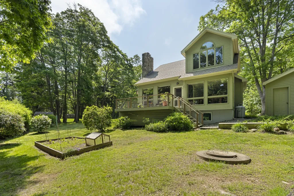 23 Stovers Point Road Harpswell ME 04079