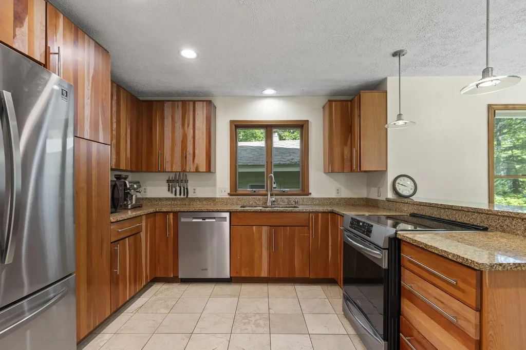 23 Stovers Point Road Harpswell ME 04079