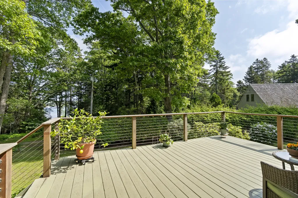 23 Stovers Point Road Harpswell ME 04079