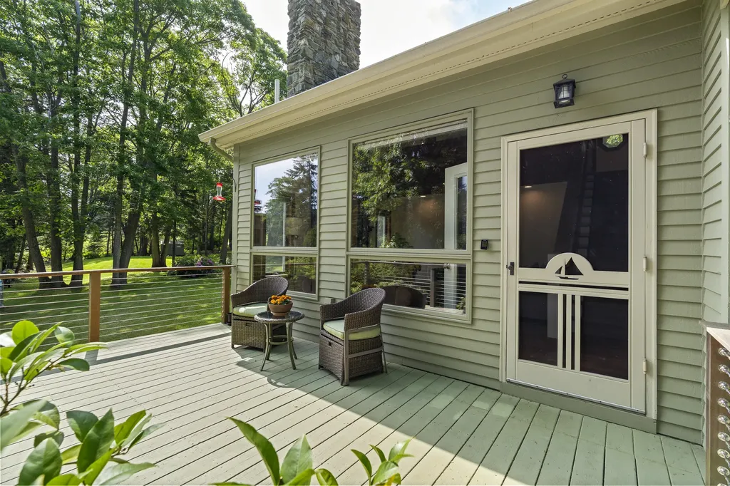 23 Stovers Point Road Harpswell ME 04079