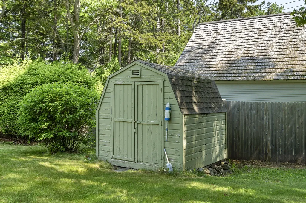23 Stovers Point Road Harpswell ME 04079