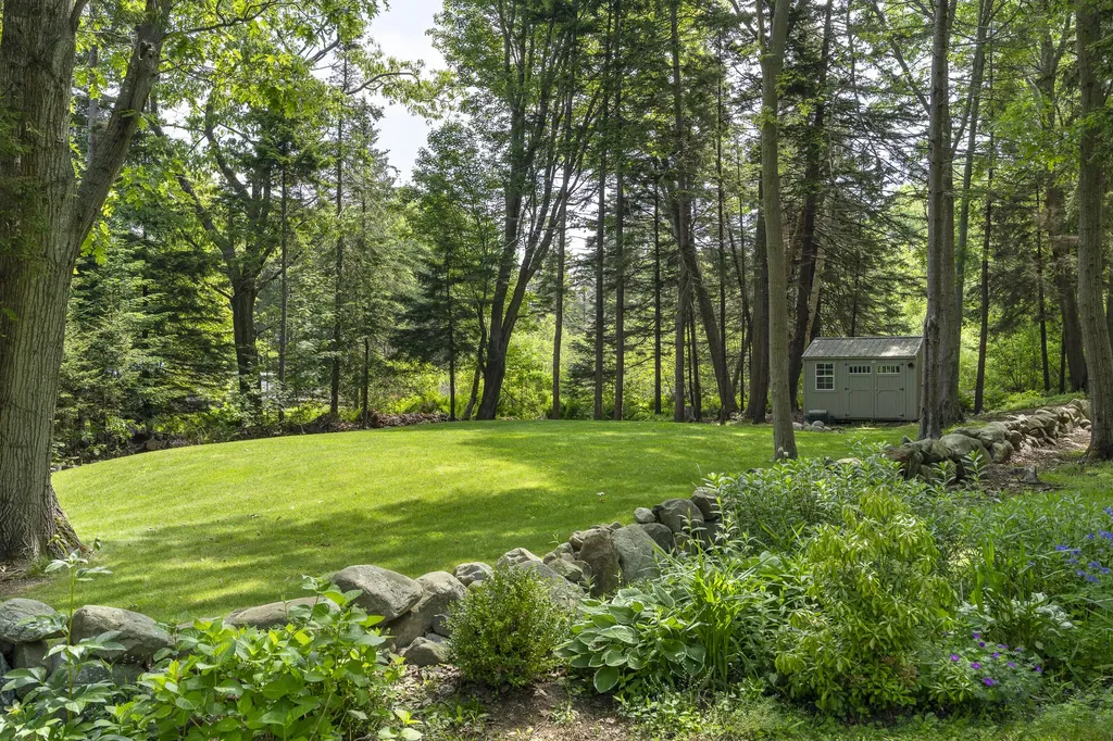 23 Stovers Point Road Harpswell ME 04079
