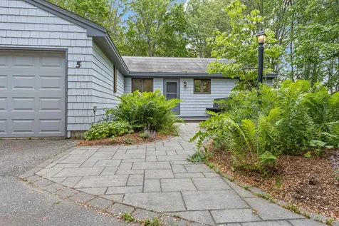 5 Eastern Road Scarborough ME 04074
