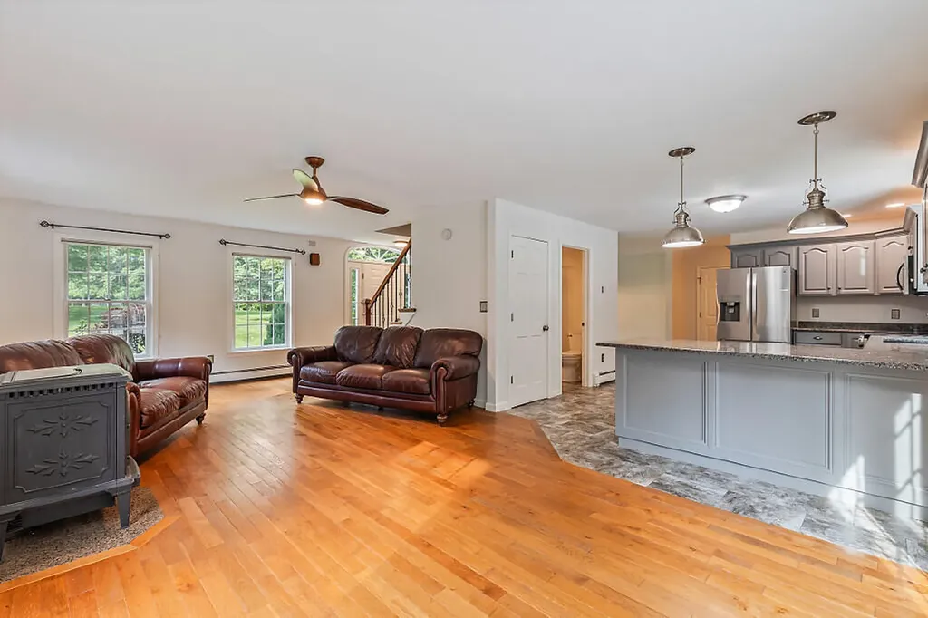 4 Acorn Lane Lewiston ME 04240